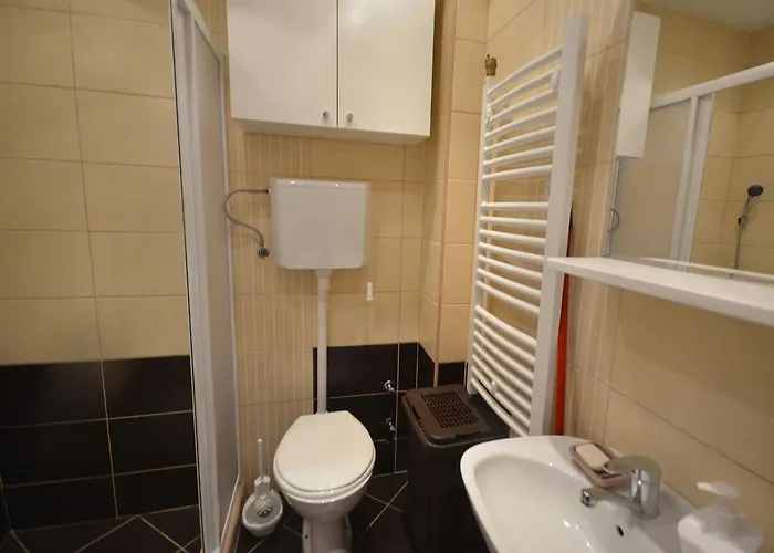 アパート Md ズラティボール